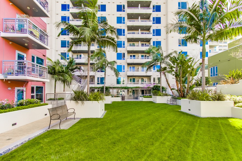 Virtual tour photo 40 of 39 for 300 West Beech Street #1005