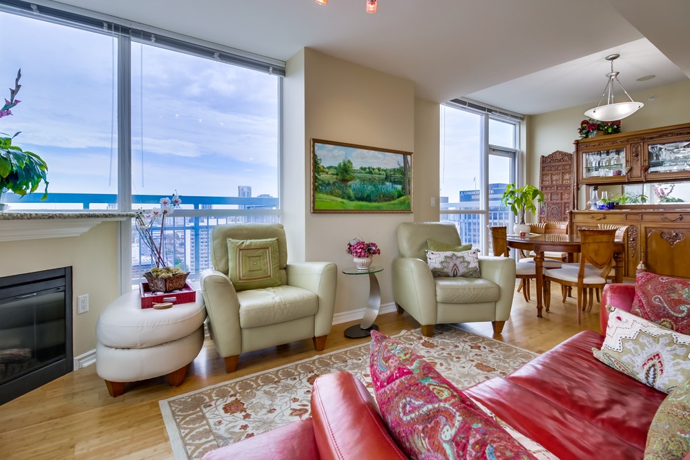 Virtual tour photo 4 of 37 for 300 West Beech Street #2106
