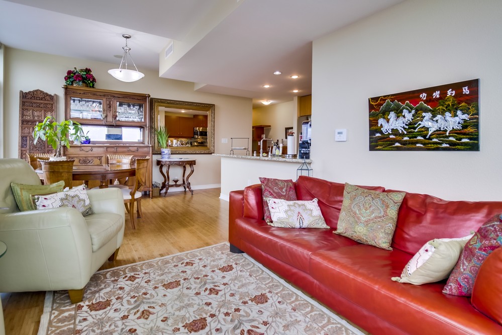Virtual tour photo 5 of 37 for 300 West Beech Street #2106