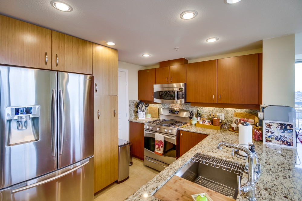 Virtual tour photo 7 of 37 for 300 West Beech Street #2106