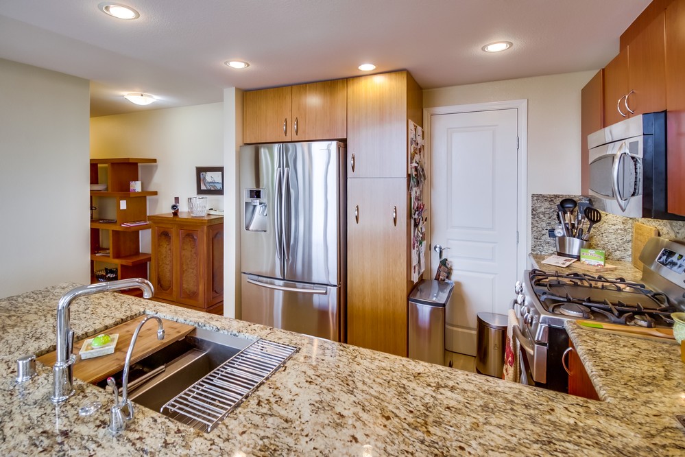 Virtual tour photo 8 of 37 for 300 West Beech Street #2106