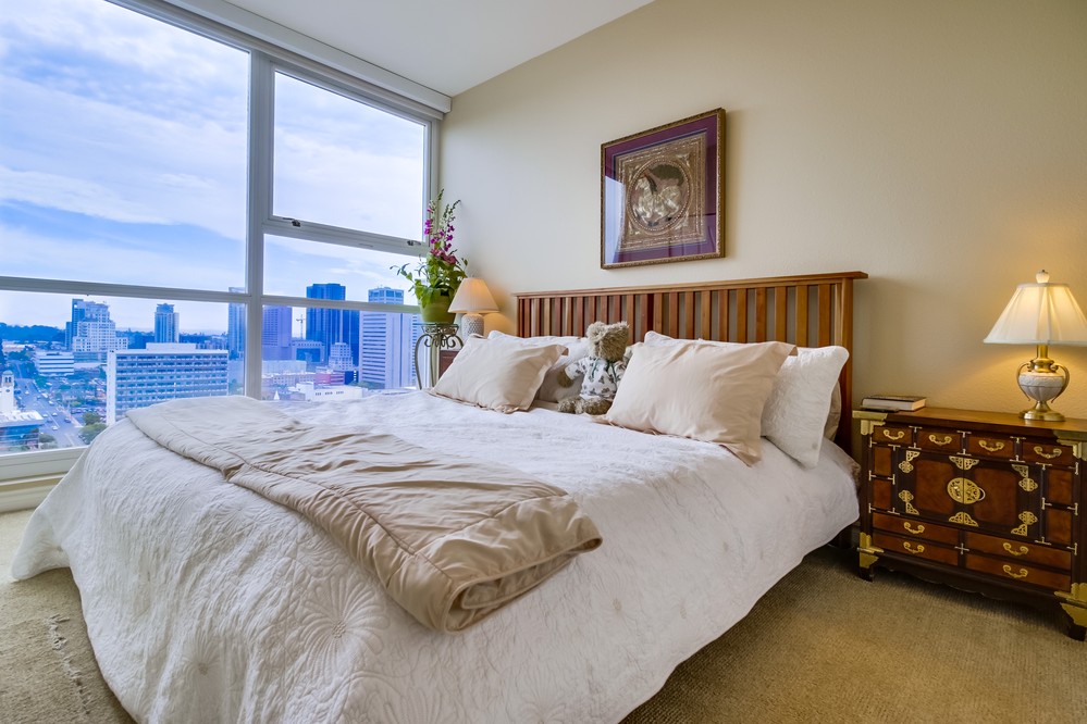 Virtual tour photo 11 of 37 for 300 West Beech Street #2106