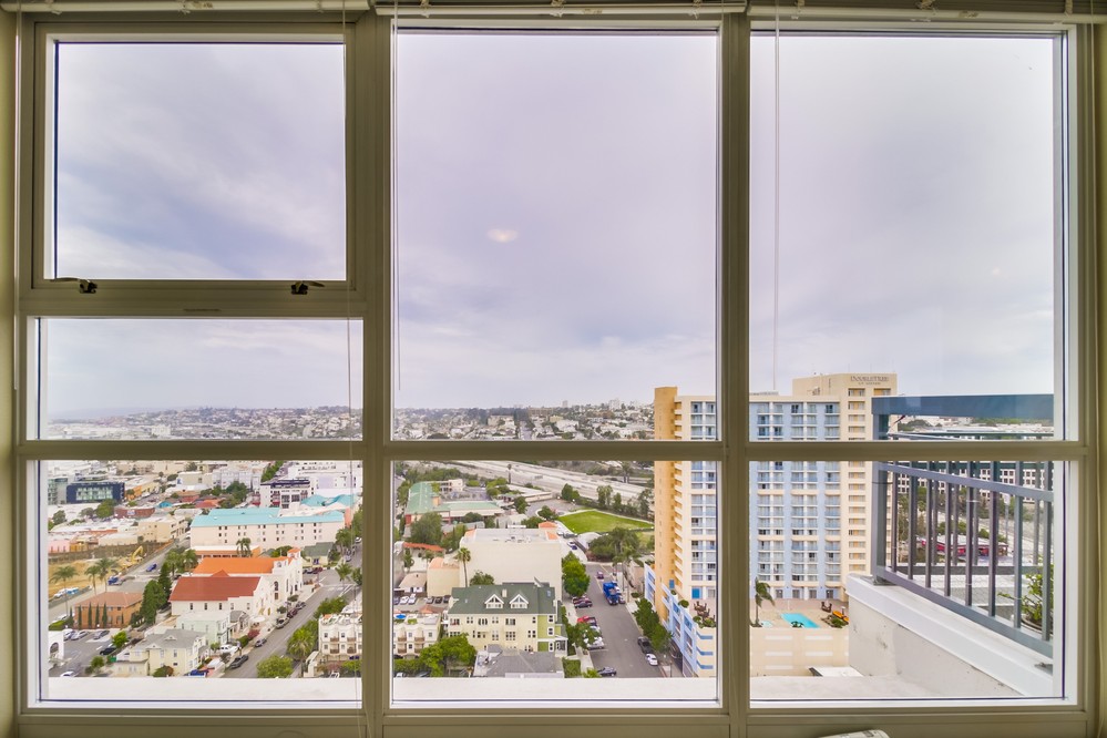 Virtual tour photo 22 of 37 for 300 West Beech Street #2106