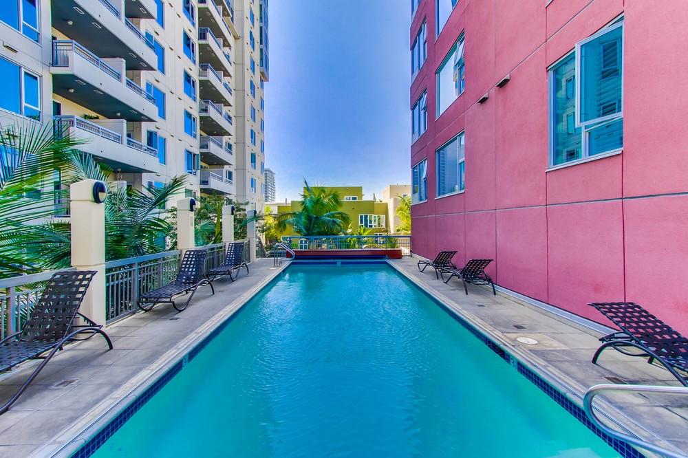 Virtual tour photo 33 of 37 for 300 West Beech Street #2106