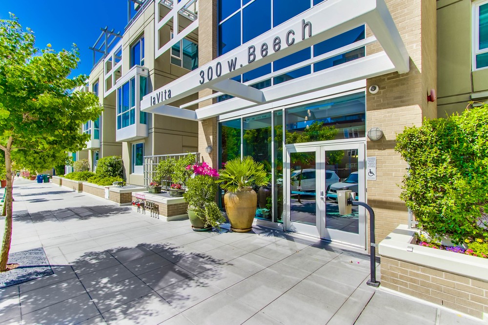 Virtual tour photo 36 of 37 for 300 West Beech Street #2106