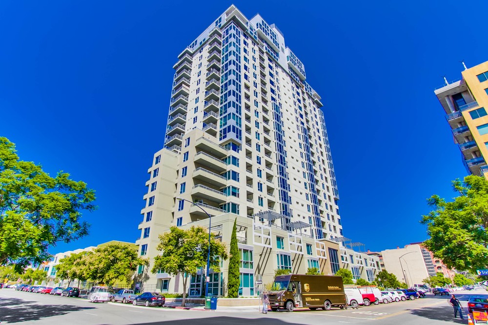 Virtual tour photo 38 of 37 for 300 West Beech Street #2106