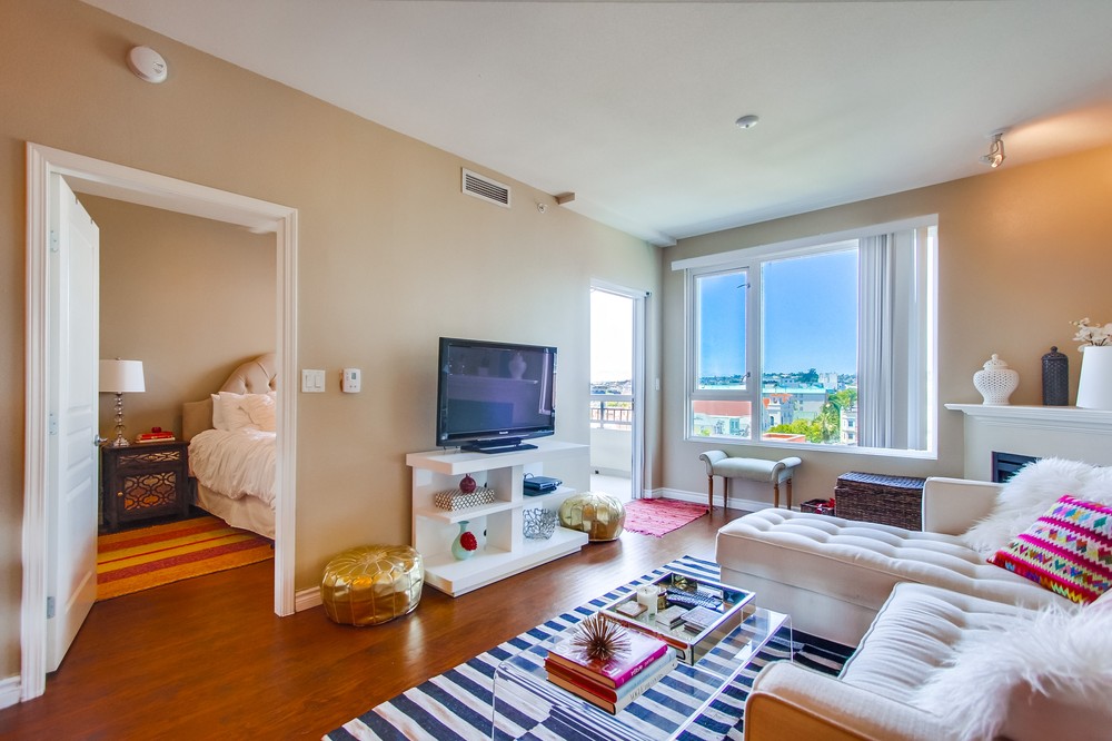 Virtual tour photo 9 of 46 for 300 West Beech Street #605