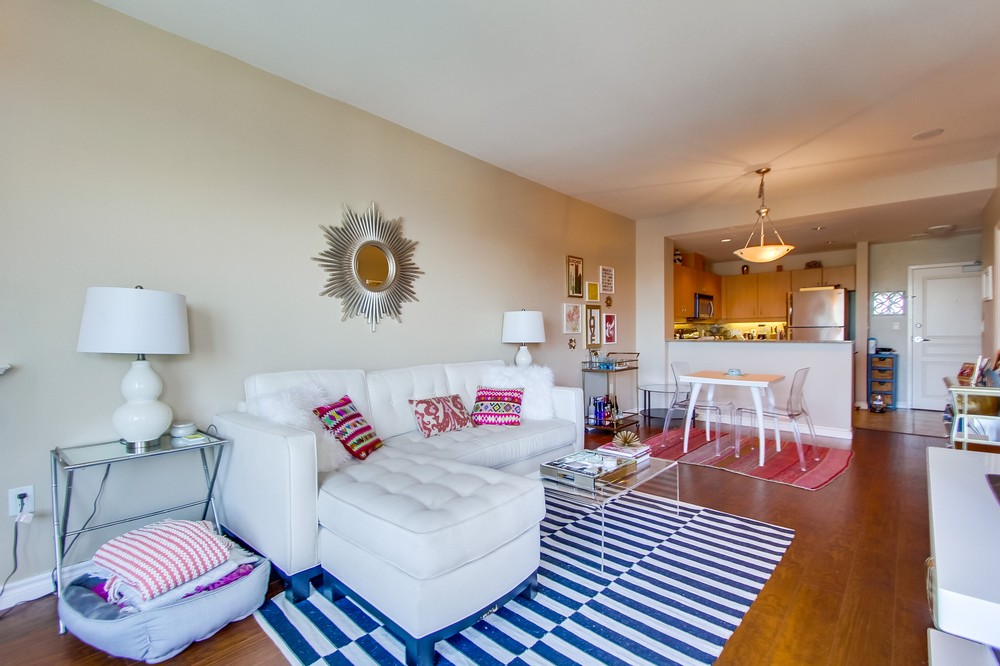 Virtual tour photo 11 of 46 for 300 West Beech Street #605