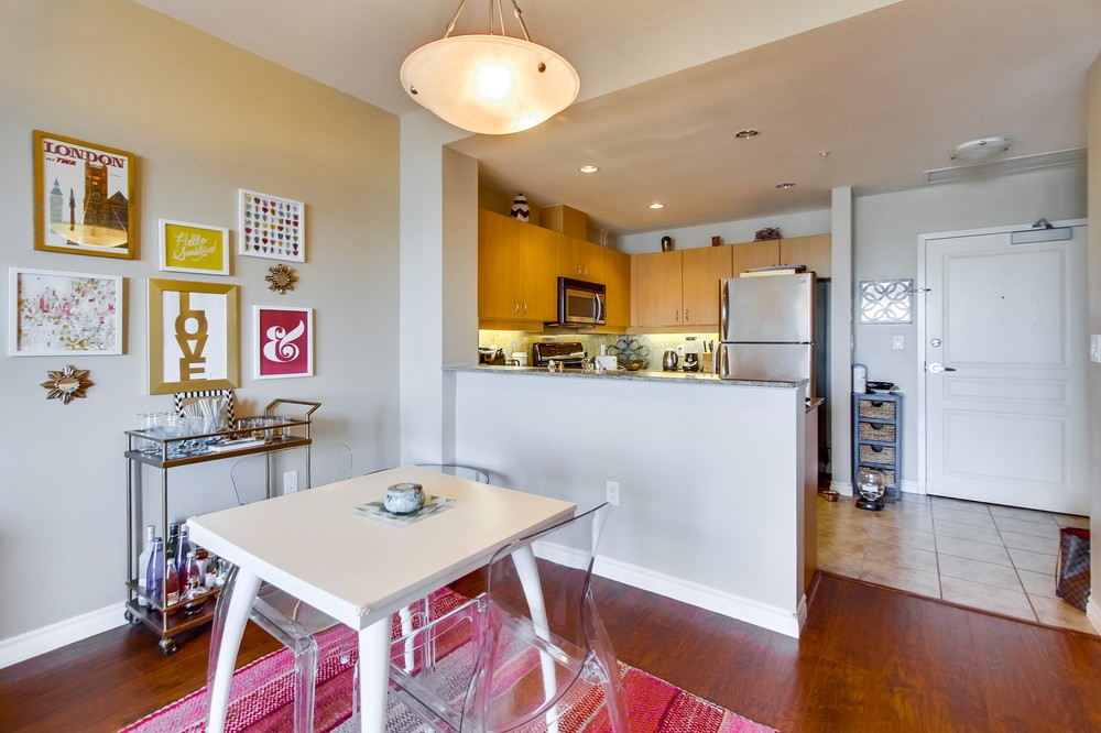 Virtual tour photo 14 of 46 for 300 West Beech Street #605