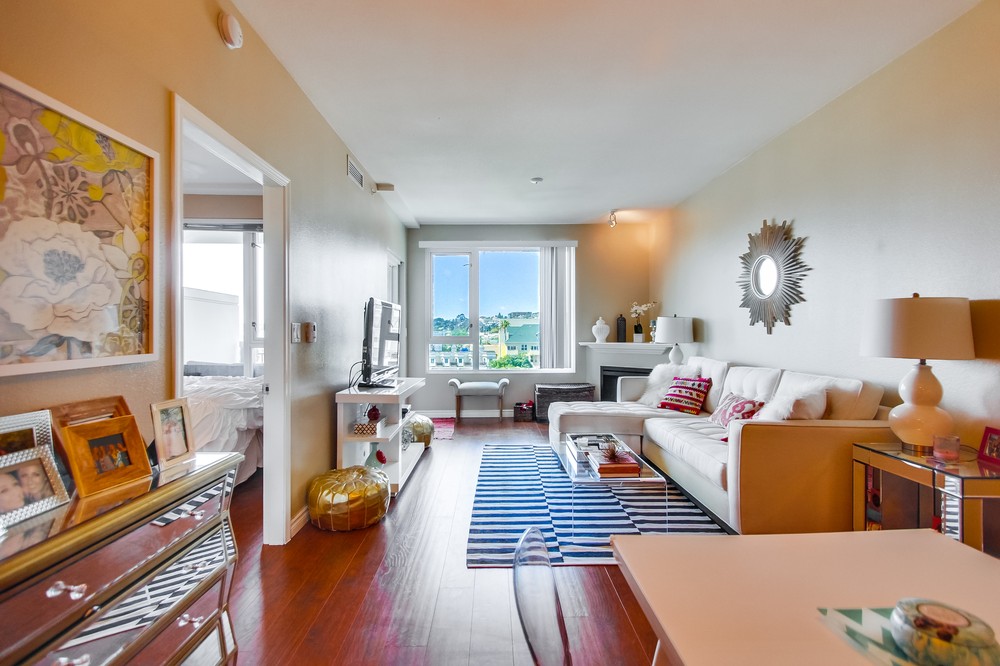 Virtual tour photo 18 of 46 for 300 West Beech Street #605