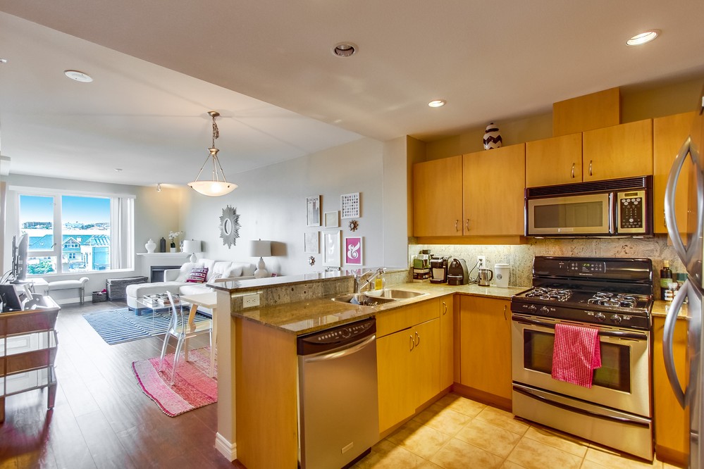 Virtual tour photo 20 of 46 for 300 West Beech Street #605