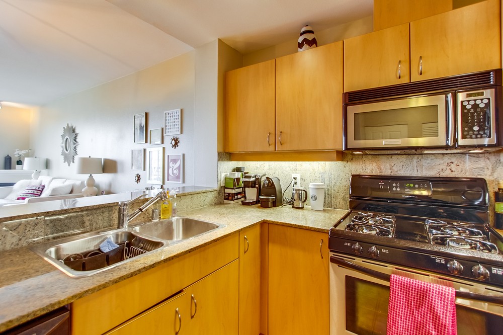 Virtual tour photo 21 of 46 for 300 West Beech Street #605