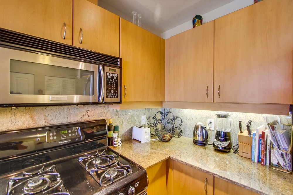 Virtual tour photo 22 of 46 for 300 West Beech Street #605