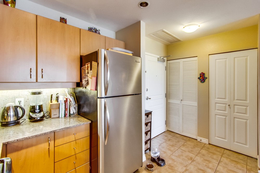 Virtual tour photo 23 of 46 for 300 West Beech Street #605