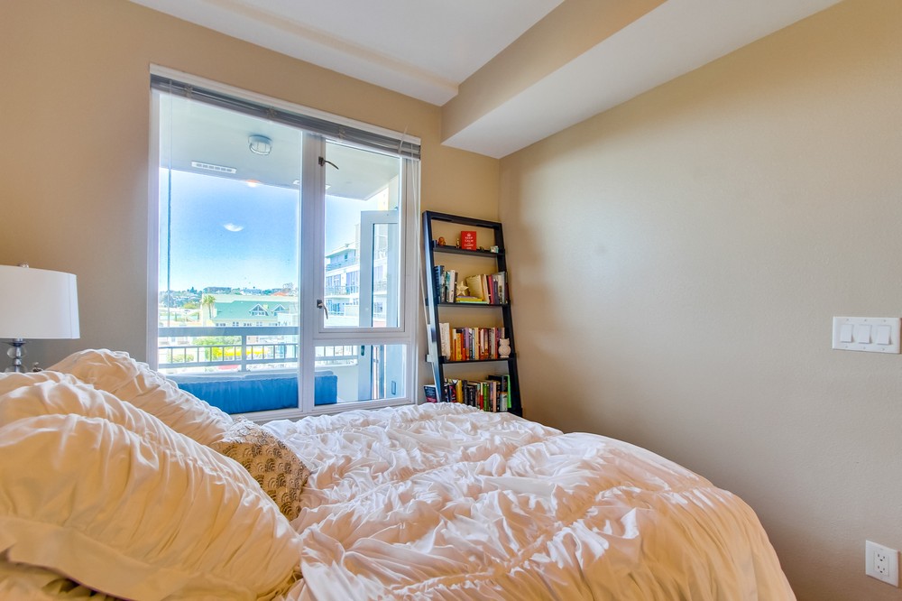 Virtual tour photo 28 of 46 for 300 West Beech Street #605