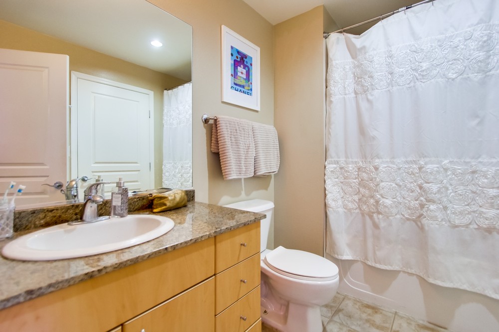 Virtual tour photo 30 of 46 for 300 West Beech Street #605