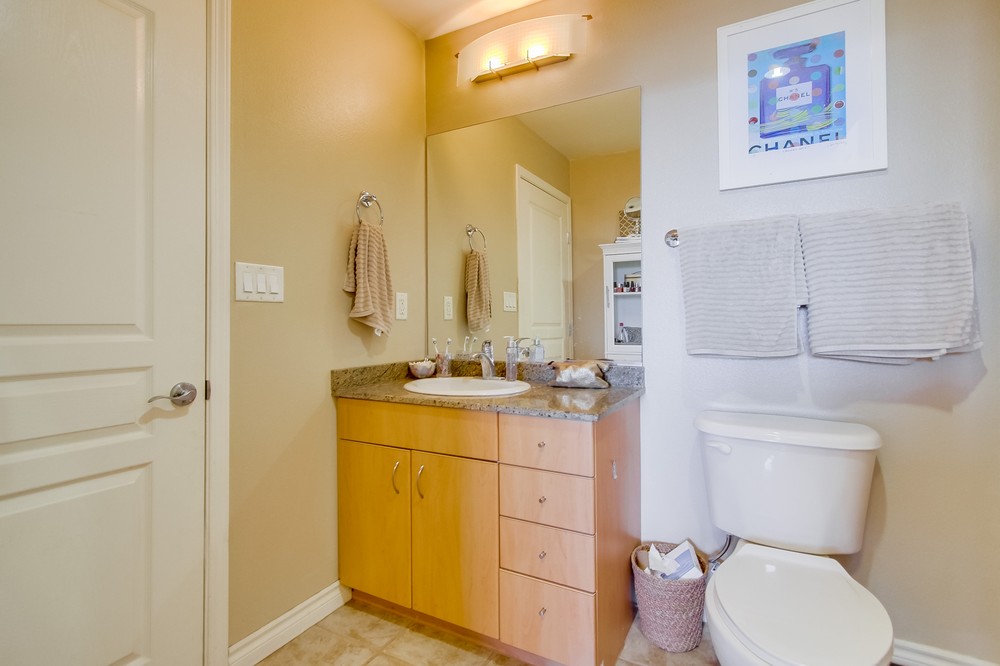 Virtual tour photo 31 of 46 for 300 West Beech Street #605