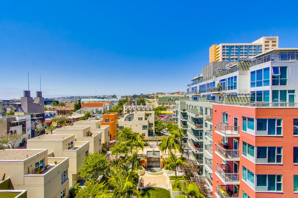 Virtual tour photo 39 of 46 for 300 West Beech Street #605