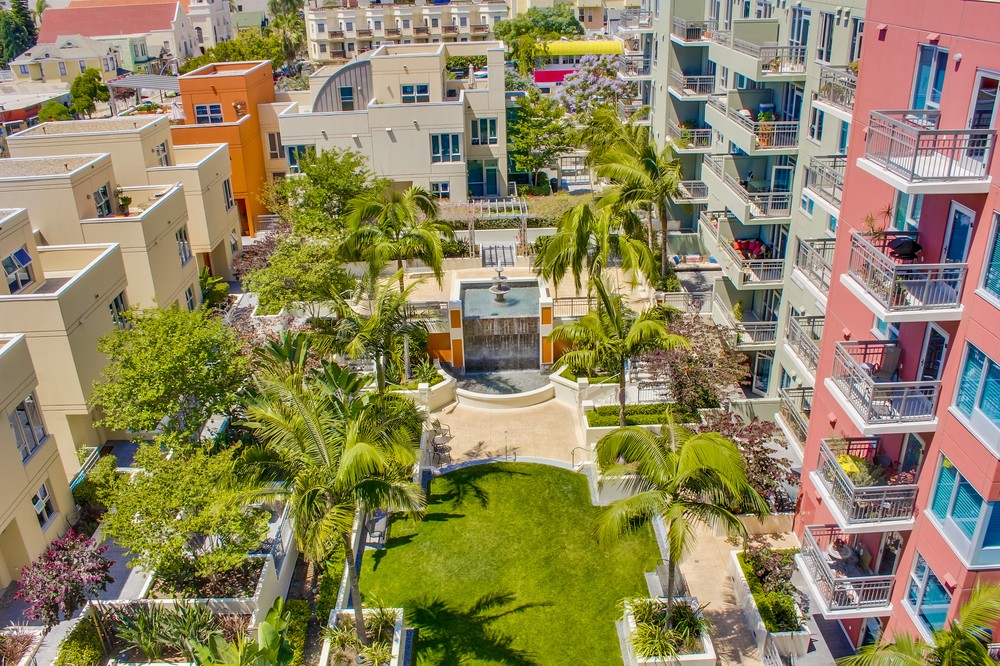 Virtual tour photo 41 of 46 for 300 West Beech Street #605