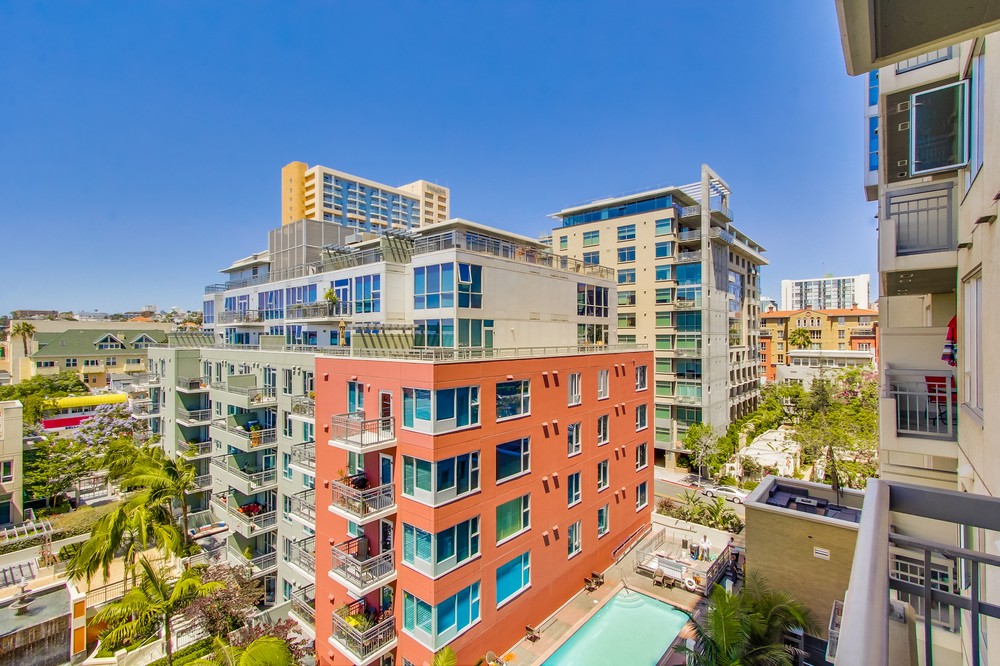 Virtual tour photo 43 of 46 for 300 West Beech Street #605