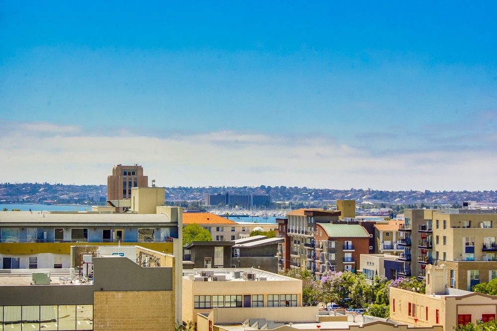Virtual tour photo 44 of 46 for 300 West Beech Street #605