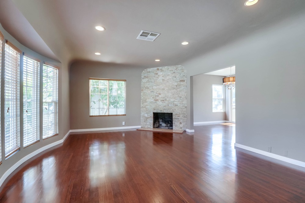 Virtual tour photo 8 of 48 for 3006 Dove St
