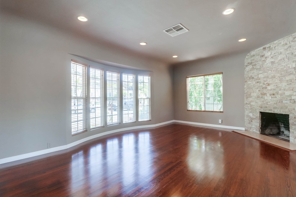 Virtual tour photo 9 of 48 for 3006 Dove St