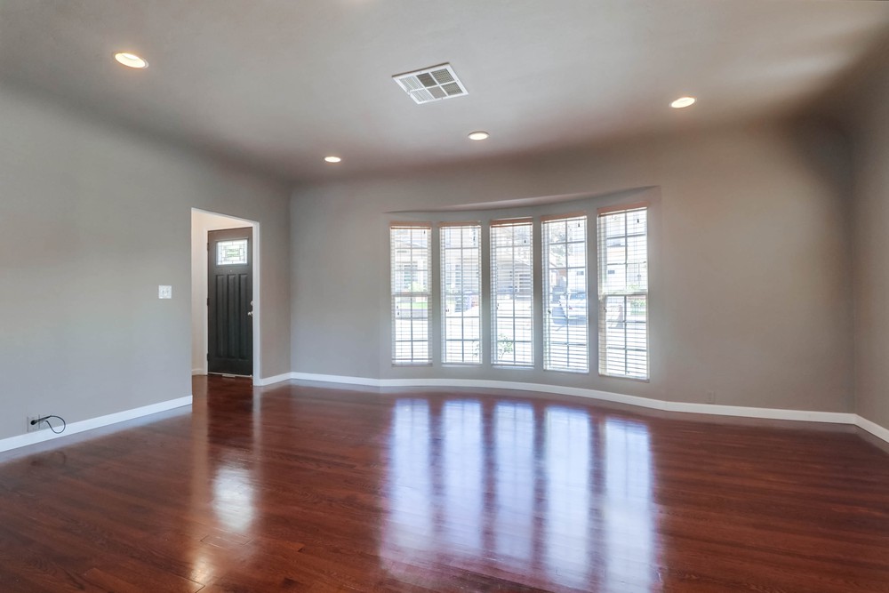 Virtual tour photo 12 of 48 for 3006 Dove St