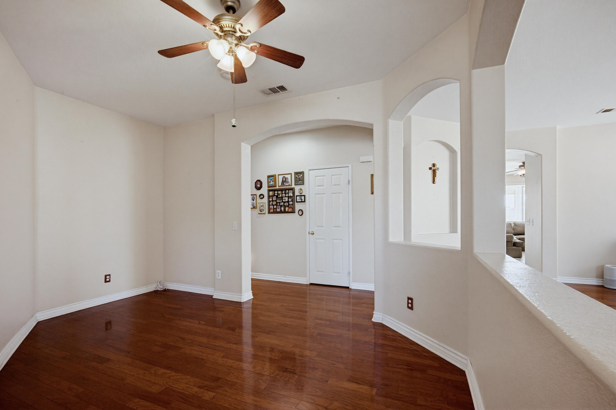Virtual tour photo 17 of 55 for 30066 Lake Trail Cir
