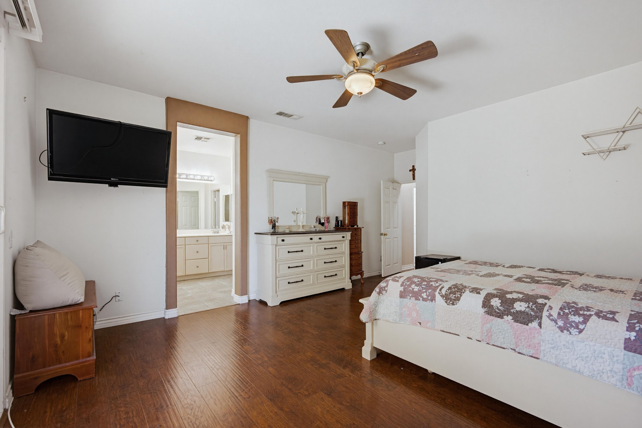 Virtual tour photo 42 of 55 for 30066 Lake Trail Cir