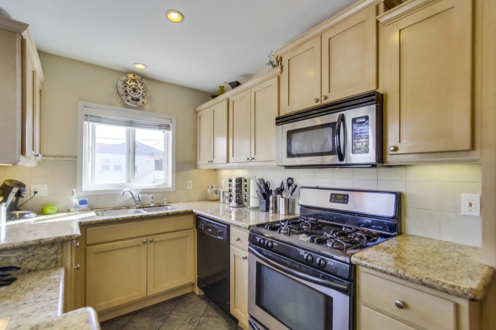 Virtual tour photo 17 of 44 for 3007 Columbia St