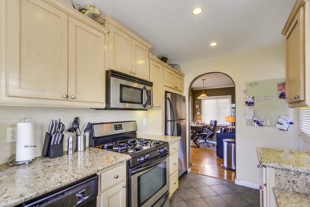 Virtual tour photo 19 of 44 for 3007 Columbia St