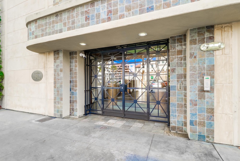 Virtual tour photo 5 of 53 for 301 W G St