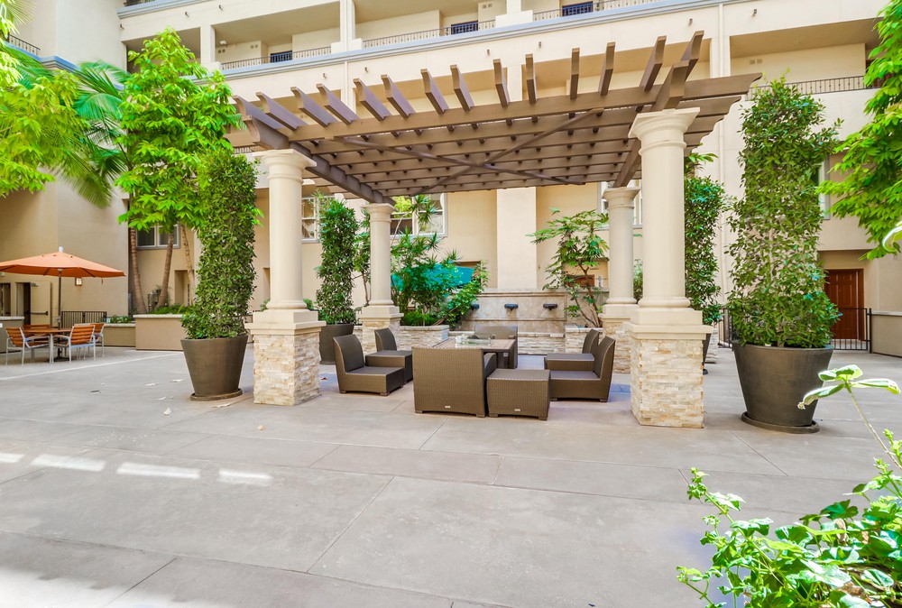 Virtual tour photo 7 of 53 for 301 W G St