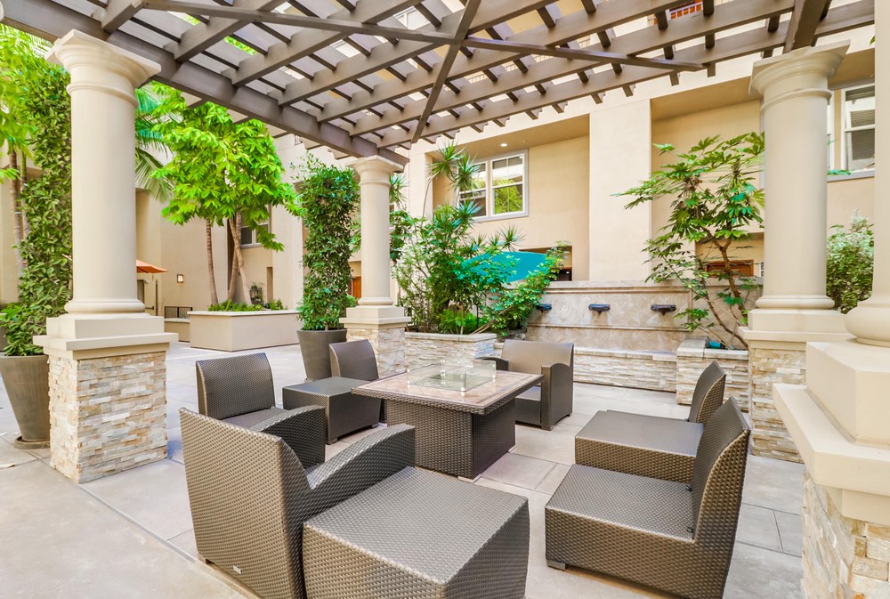 Virtual tour photo 8 of 53 for 301 W G St