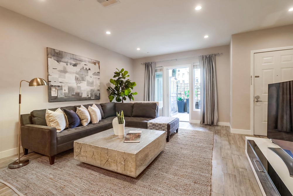 Virtual tour photo 16 of 53 for 301 W G St