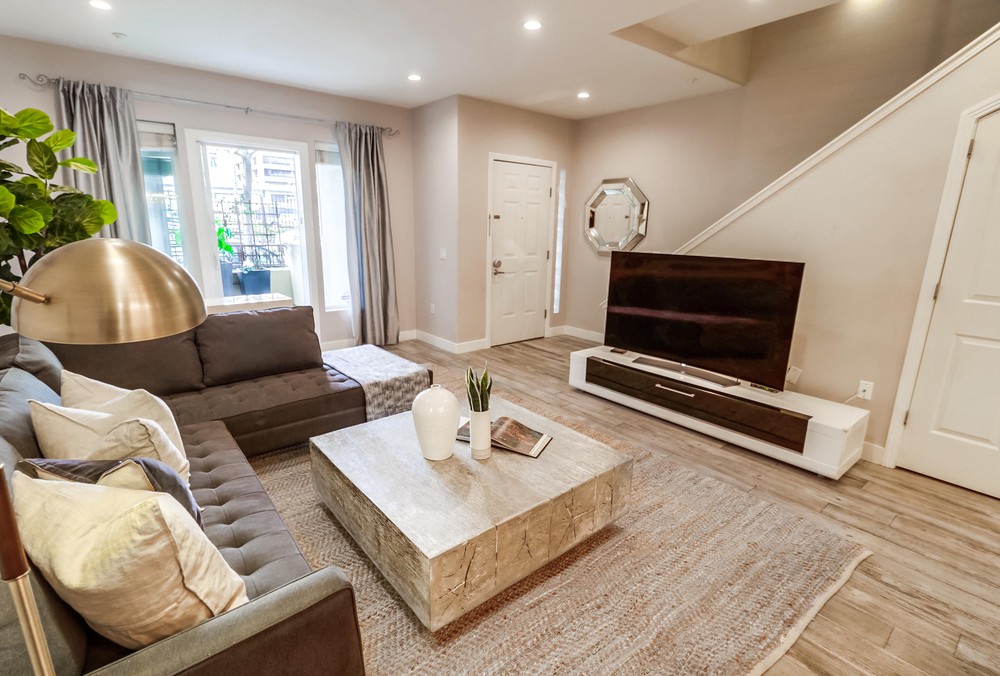 Virtual tour photo 19 of 53 for 301 W G St