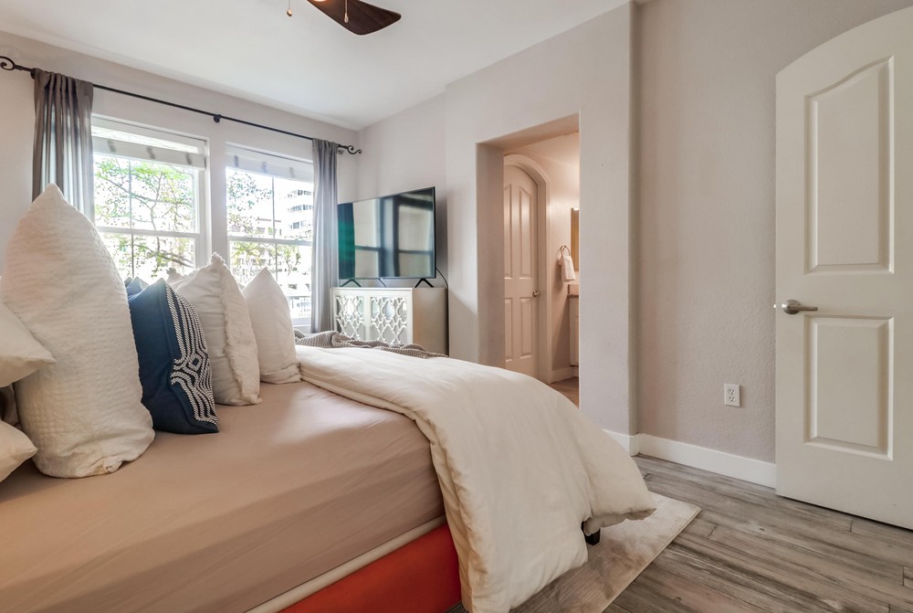 Virtual tour photo 39 of 53 for 301 W G St