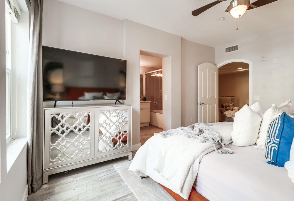 Virtual tour photo 40 of 53 for 301 W G St