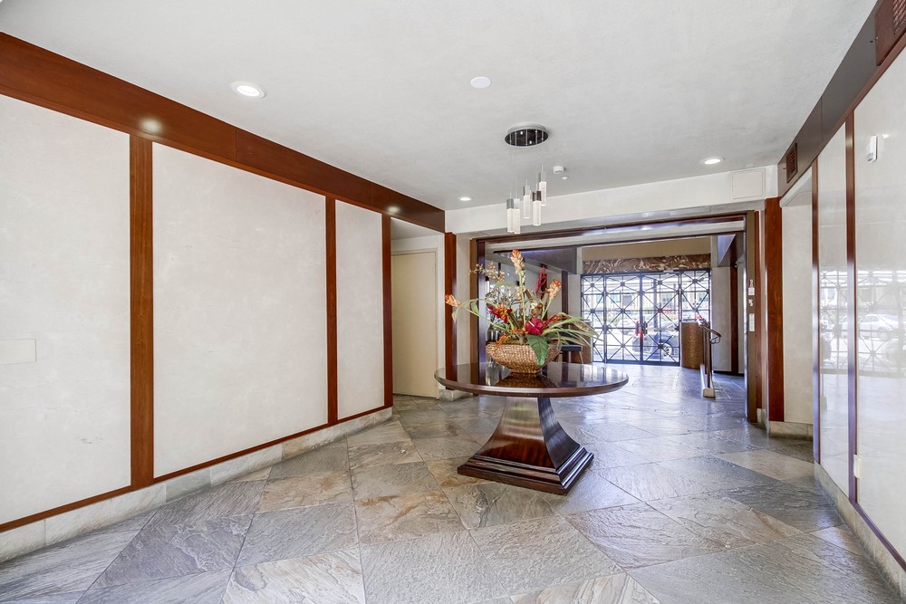 Virtual tour photo 9 of 55 for 301 W G St
