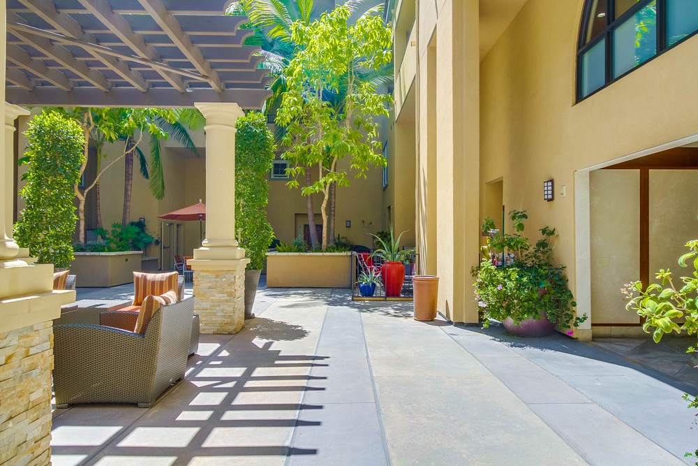 Virtual tour photo 11 of 55 for 301 W G St