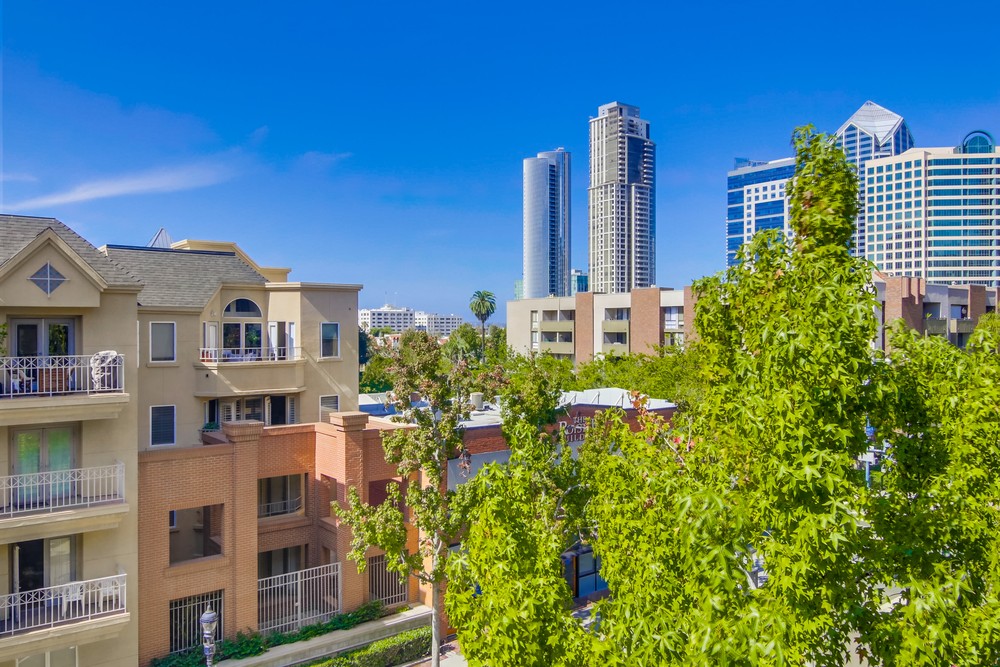 Virtual tour photo 34 of 53 for 301 W G St #423