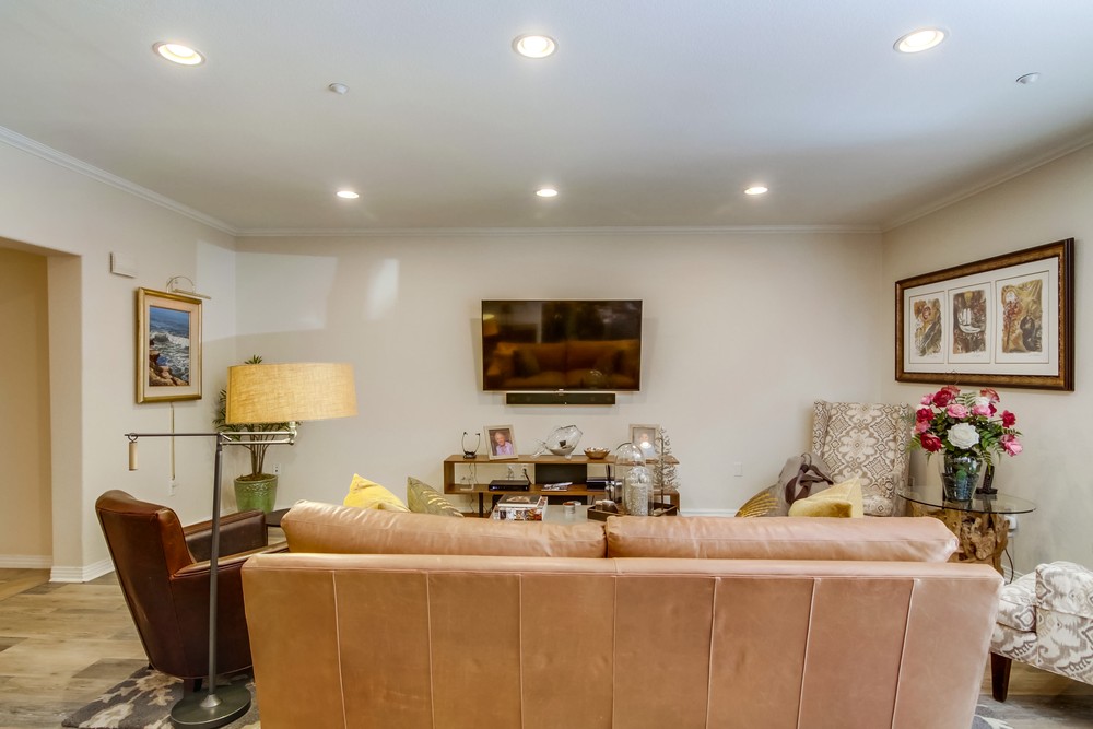 Virtual tour photo 14 of 59 for 301 W G St