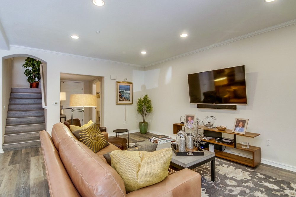 Virtual tour photo 15 of 59 for 301 W G St