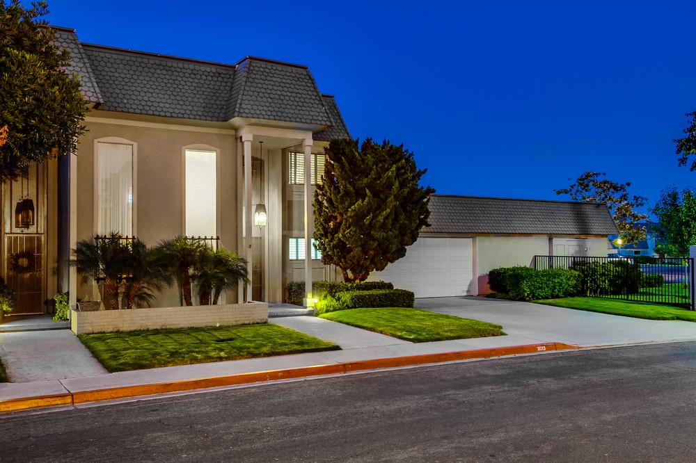 Virtual tour photo 3 of 64 for 3013 Orleans East