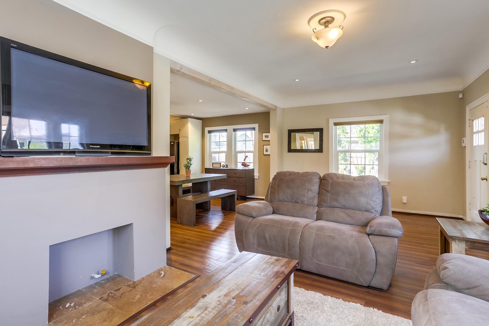Virtual tour photo 11 of 43 for 3017 Elm St