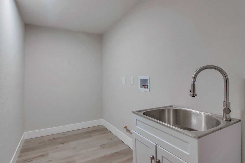 Virtual tour photo 40 of 50 for 3017 Melbourne Dr