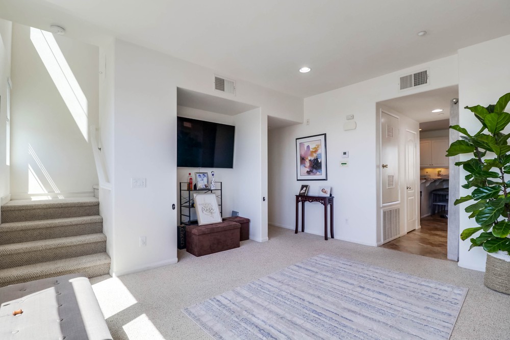 Virtual tour photo 11 of 34 for 3018 Beachwood Bluff Way