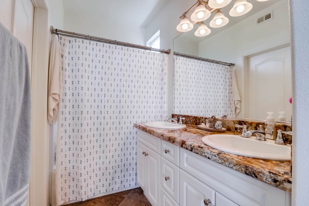 Virtual tour photo 26 of 34 for 3018 Beachwood Bluff Way