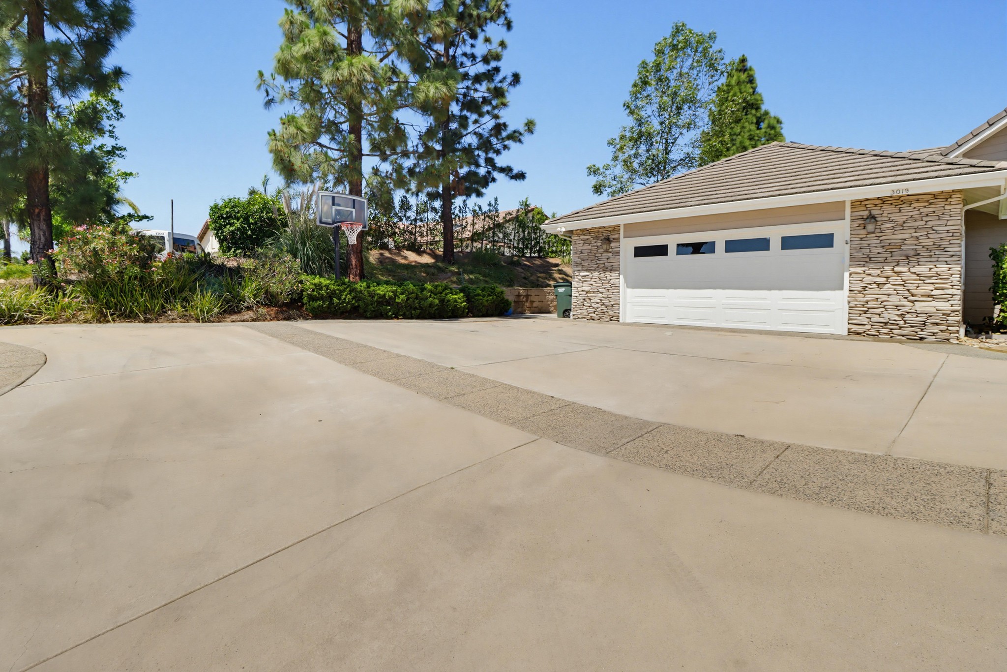 Virtual tour photo 3 of 105 for 3019 Calle Allejandro